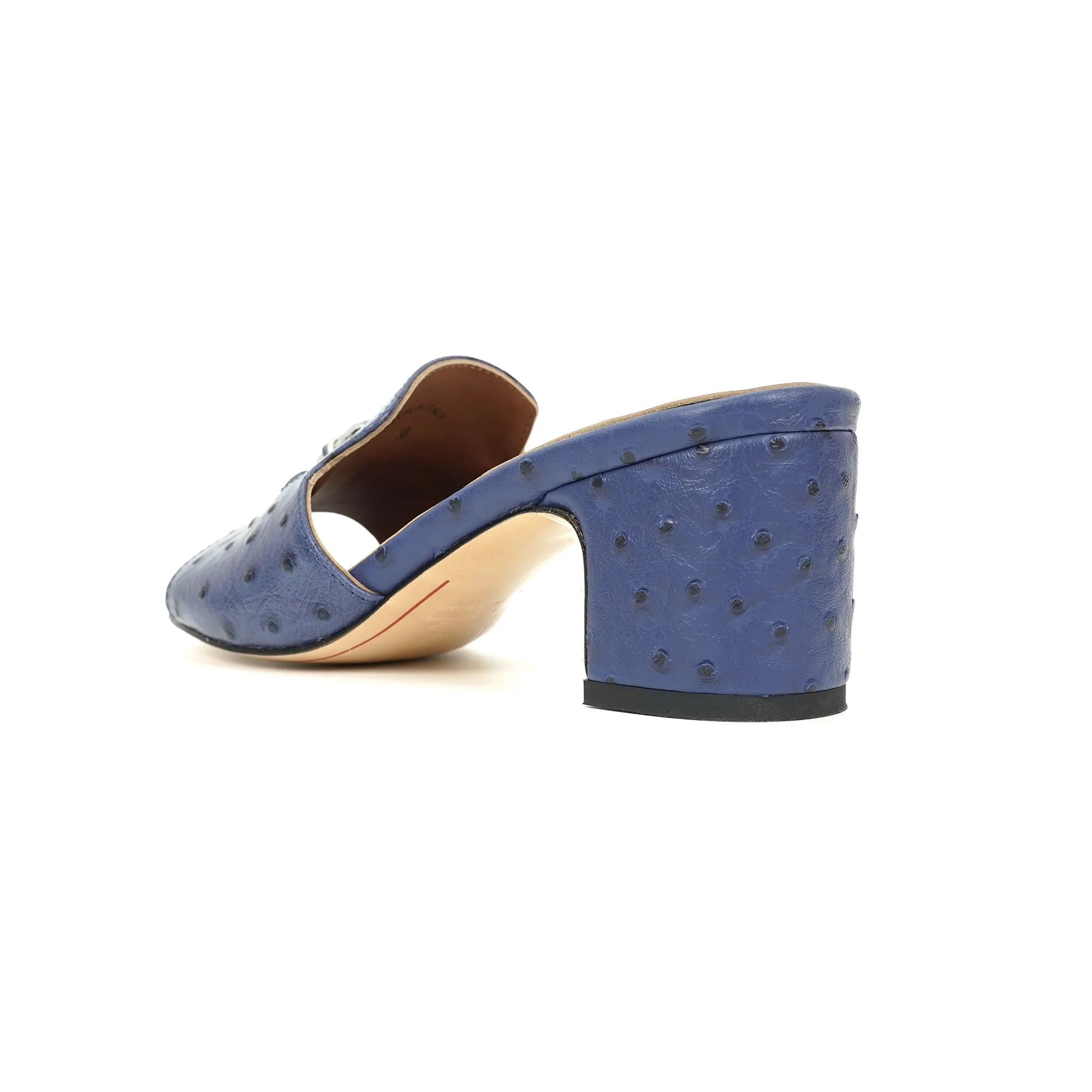 👟👟Ex-factory price 440👟👟 Genuine leather sole +30 suede sheepskin slippers with a strap decorated with Loro Piana My Charms charms and decorated with tone-on-tone stitching. Sophisticated and feminine, it pairs well with both city and resort looks. For those looking for an elegant upgrade, the summer glamor slipper is known for its slim open-back silhouette. size: 35-44 (custom-made sizes 43 and 44 are non-returnable) Upper: imported suede sheep leather (sheep), cowhide ostrich pattern, cowhide snake pattern Lining: imported high-grade mixed sheep silk Heel height: 5.5CM